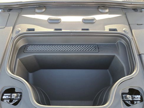 New 2025 Audi A6 e-tron Premium image 34