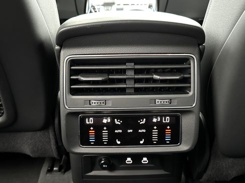 Used 2026 Audi Q7 3.0T Premium Plus w/ Premium Plus Package AWD/4WD image 17