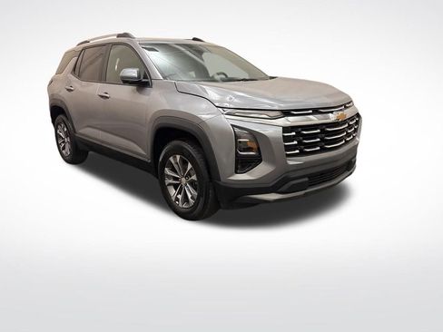 Used 2025 Chevrolet Equinox LT w/ Convenience Package II image 3