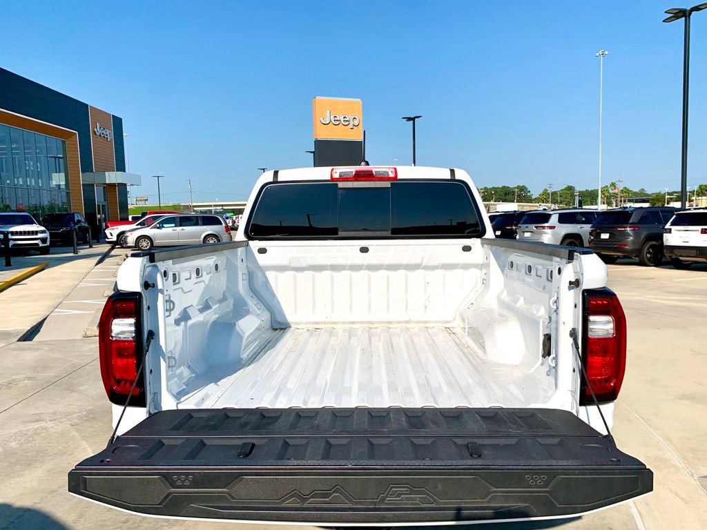 Used 2024 GMC Canyon Elevation w/ Convenience Package AWD/4WD image 19