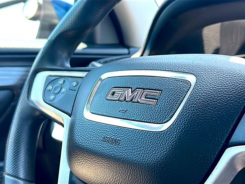 Used 2022 GMC Terrain SLE w/ Driver Convenience Package FWD image 30