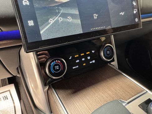 Used 2023 Land Rover Range Rover SE image 15