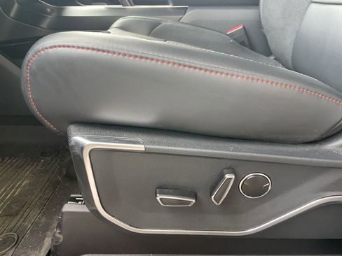 Used 2025 Ford F150 Raptor image 9