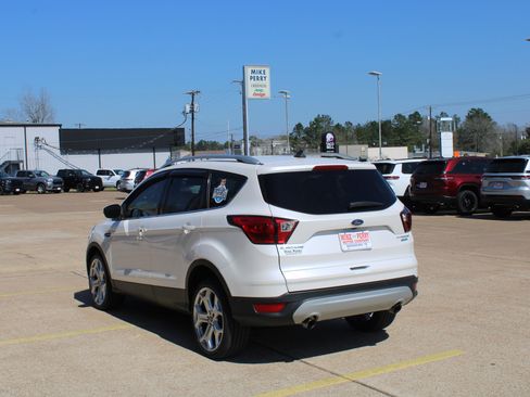 Used 2019 Ford Escape Titanium image 9