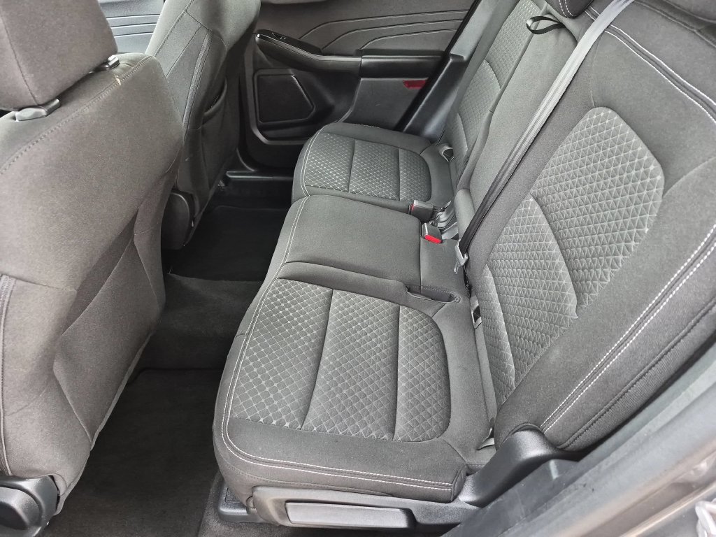 Used 2025 Ford Escape Active AWD/4WD image 27