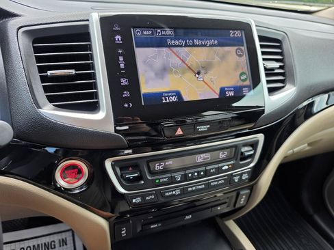 Used 2017 Honda Pilot Touring image 13