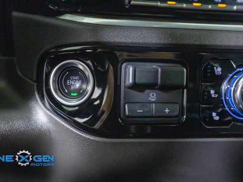Used 2025 GMC Sierra 1500 SLT w/ SLT Premium Plus Package AWD/4WD image 20