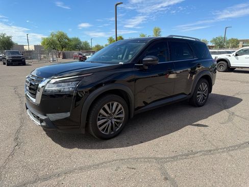 Certified 2022 Nissan Pathfinder SL w/ SL Premium Package FWD image 1