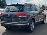 Used 2016 Volkswagen Touareg TDI image 5
