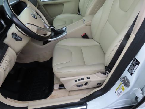 Used 2015 Volvo XC60 T5 image 7