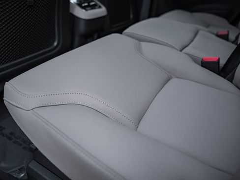 New 2026 Volvo XC90 B6 Plus w/ Protection Package Premier image 32