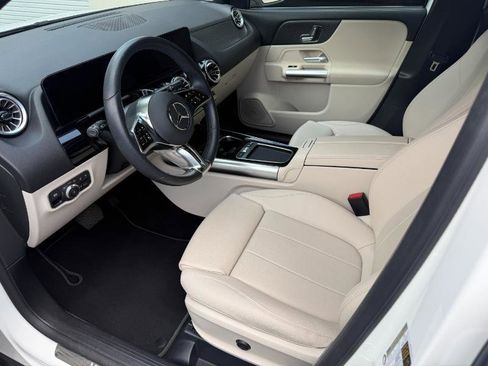 Used 2025 Mercedes-Benz GLA 250 image 10