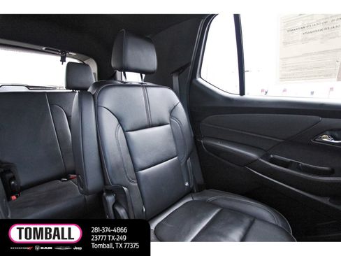 Used 2023 Chevrolet Traverse RS AWD/4WD image 12