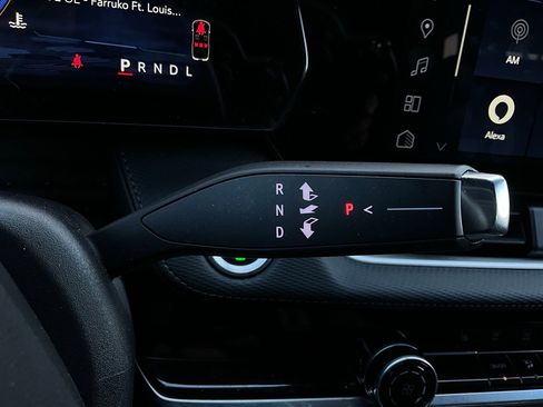 Used 2025 Chevrolet Equinox LT image 35