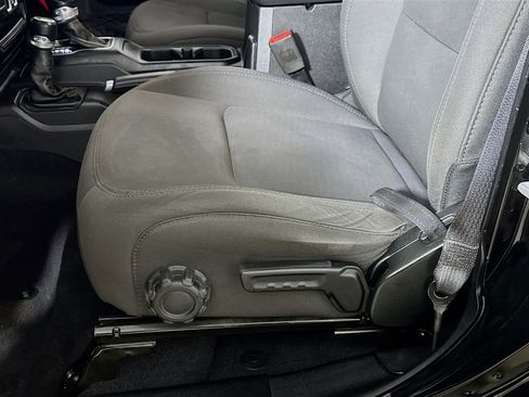 Used 2020 Jeep Wrangler Unlimited Sport S image 19