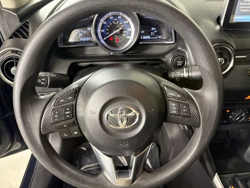 Used 2017 Toyota Yaris iA image 37