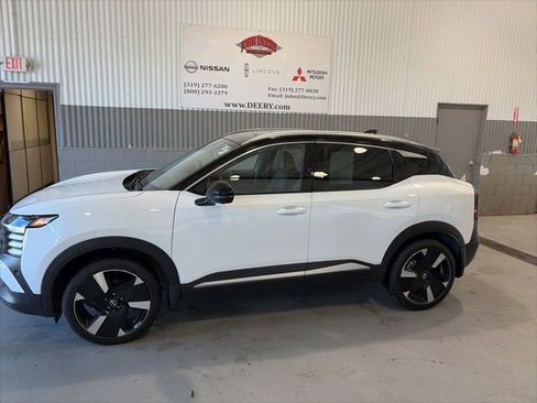 Certified 2025 Nissan Kicks SR w/ SR Premium Package AWD/4WD image 7