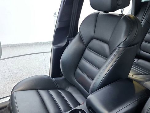 Used 2020 Porsche Macan Turbo image 22