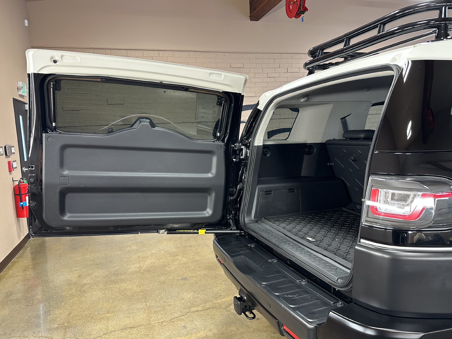 Used 2007 Toyota FJ Cruiser 4WD w/ Upgrade Pkg 1 image 17