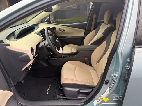 Used 2017 Toyota Prius Two image 13