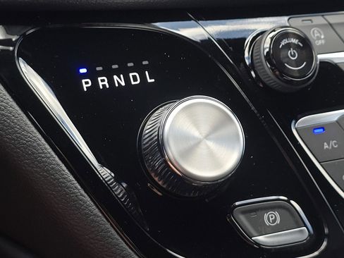 New 2026 Chrysler Pacifica Limited w/ S Appearance Package image 33