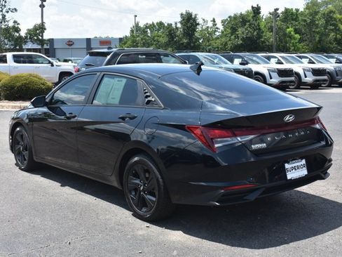 Used 2023 Hyundai Elantra SEL FWD image 7