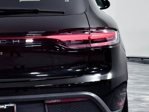 Used 2023 Porsche Macan AWD/4WD image 14