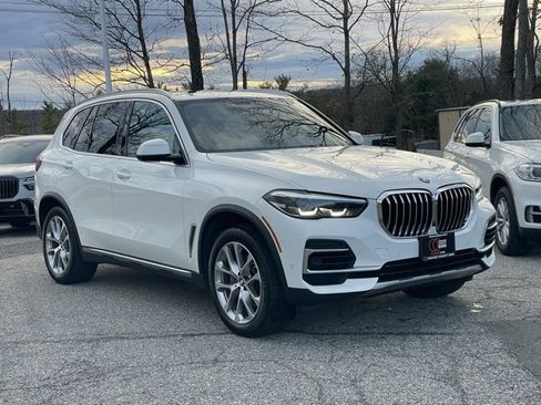 Used 2022 BMW X5 xDrive40i w/ Parking Assistance Package image 3