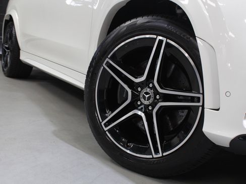 Used 2022 Mercedes-Benz GLS 450 4MATIC image 19