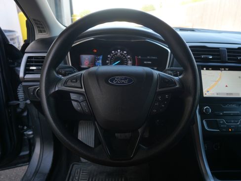 Used 2019 Ford Fusion SE image 22