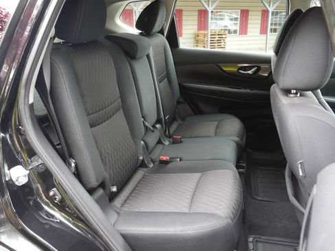 Used 2017 Nissan Rogue SV w/ SV Premium Package AWD/4WD image 27