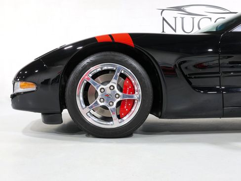 Used 2002 Chevrolet Corvette Coupe w/ Preferred Equipment Group1 image 20