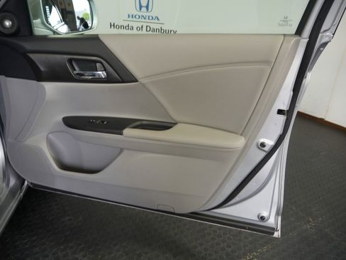 Used 2015 Honda Accord EX-L image 5