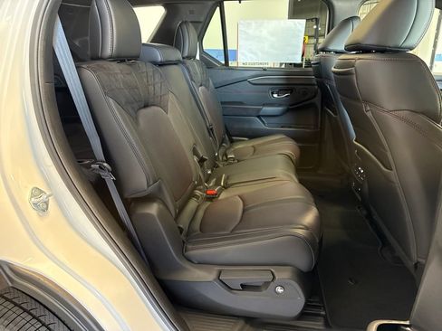 New 2026 Honda Pilot Black Edition image 23