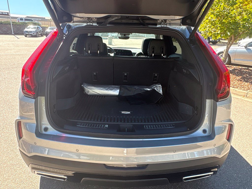Used 2024 Cadillac XT4 Premium Luxury w/ Active Safety Package AWD/4WD image 21