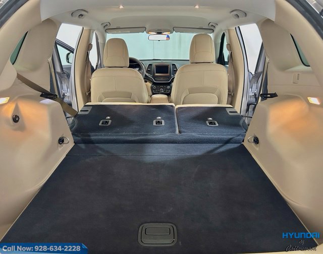 Used 2019 Jeep Cherokee Latitude w/ Popular Appearance Group FWD image 15