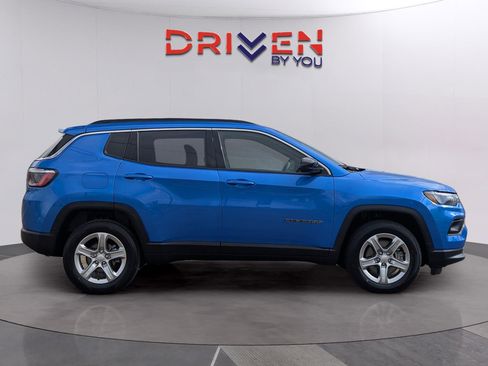 Used 2024 Jeep Compass Latitude AWD/4WD image 6