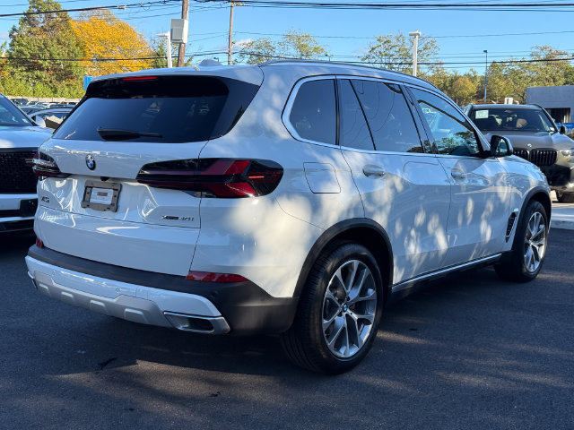 Used 2026 BMW X5 xDrive40i AWD/4WD image 4