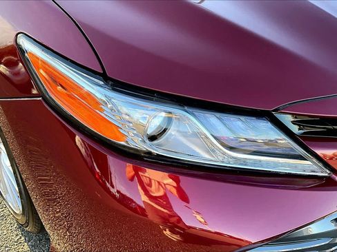 Used 2018 Toyota Camry XLE image 27