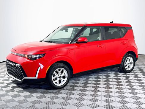 Used 2025 Kia Soul S FWD image 4