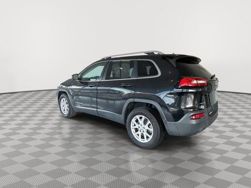 Used 2016 Jeep Cherokee Latitude w/ Cold Weather Group image 7