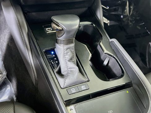 Used 2024 Lexus ES 300h w/ Premium Package FWD image 17