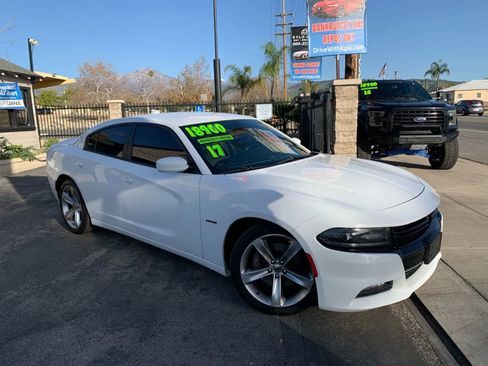 Used 2017 Dodge Charger R/T image 1