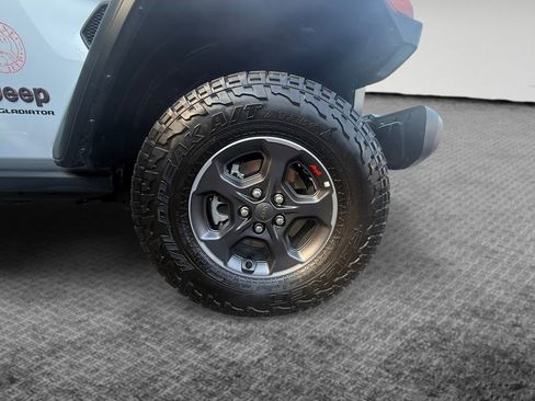 Used 2023 Jeep Gladiator Rubicon w/ Trailer Tow Package AWD/4WD image 11