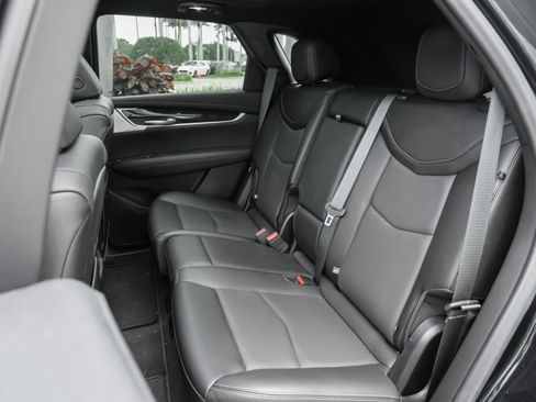 Used 2024 Cadillac XT5 Premium Luxury AWD/4WD image 19