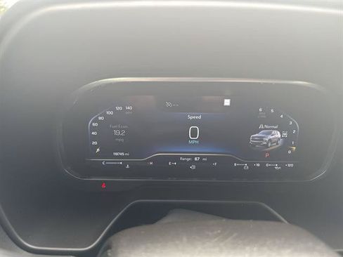Used 2022 Chevrolet Suburban LT AWD/4WD image 35