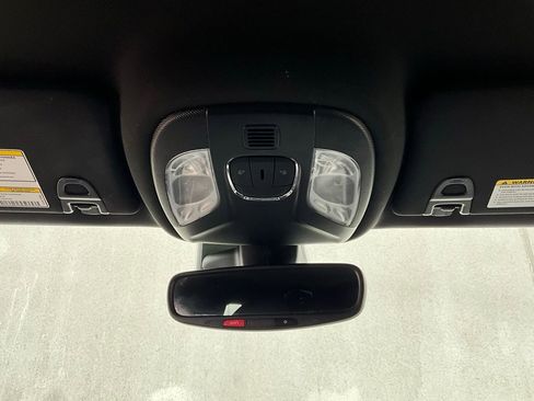 Used 2025 Jeep Compass Trailhawk image 15