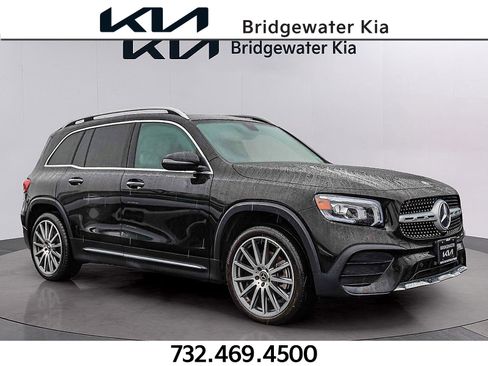 Used 2021 Mercedes-Benz GLB 250 4MATIC image 1