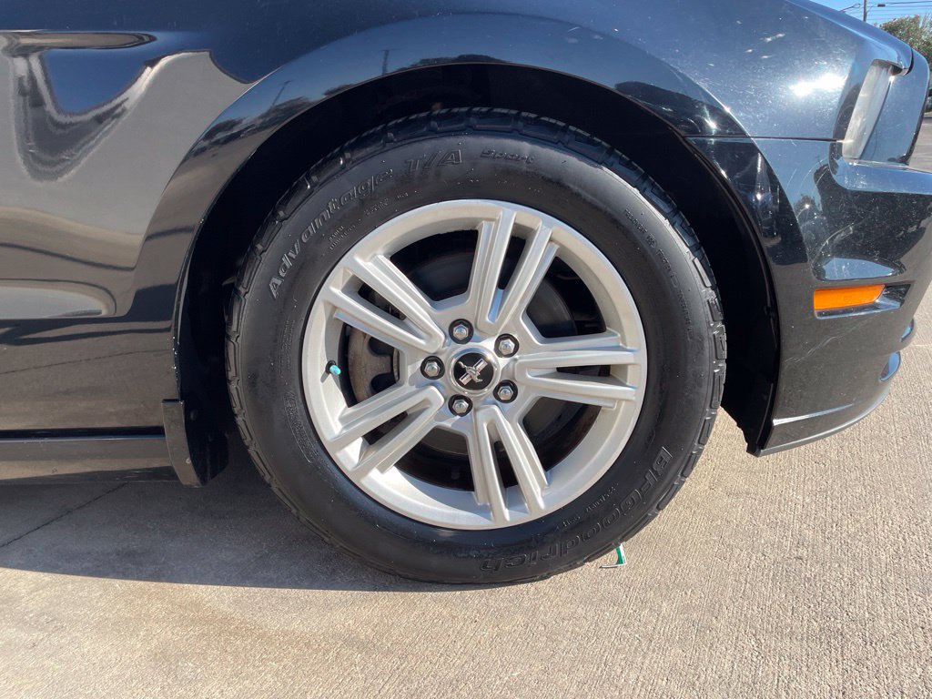 Used 2014 Ford Mustang Coupe RWD image 21