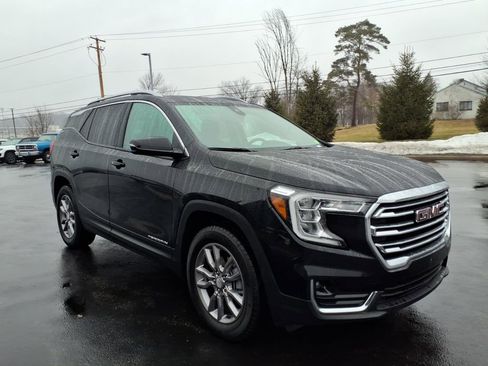 Used 2024 GMC Terrain SLT w/ Infotainment Package II AWD/4WD image 7